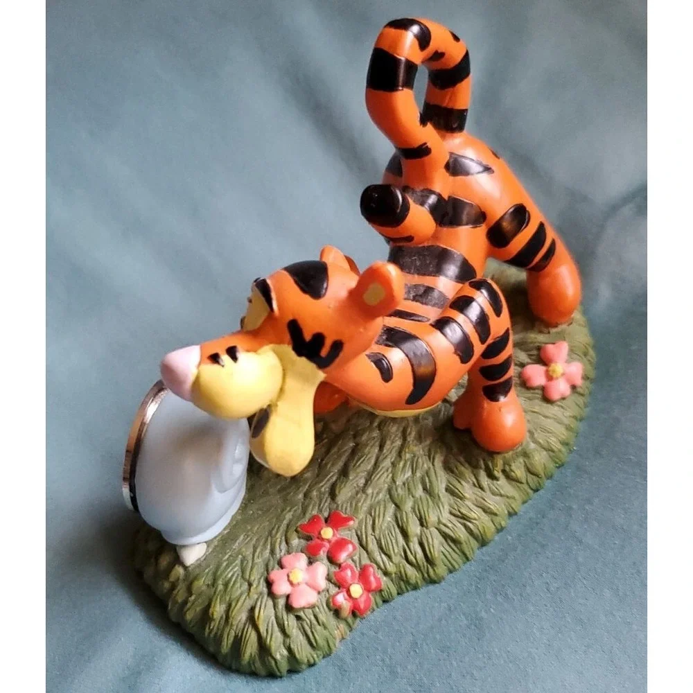 Adorable Tigger and Friends Desk Clock with Blue Snail